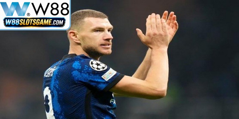 Thần tượng lớn nhất thỏa nhỏ của Dzeko khi xem giải Serie A